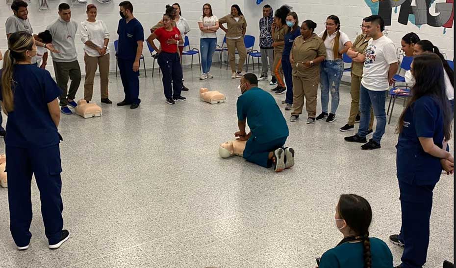 Capacitación en Primeros Auxilios para el Comité de Salud y Derechos Humanos en el Complejo Penitenciario de Medellín