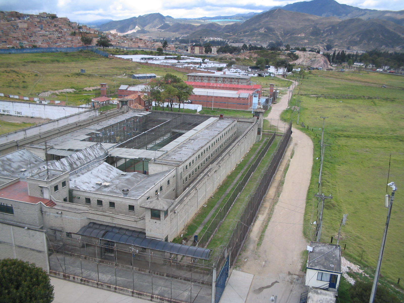 Complejo Penitenciario Y Carcelario De Bogotá - INPEC