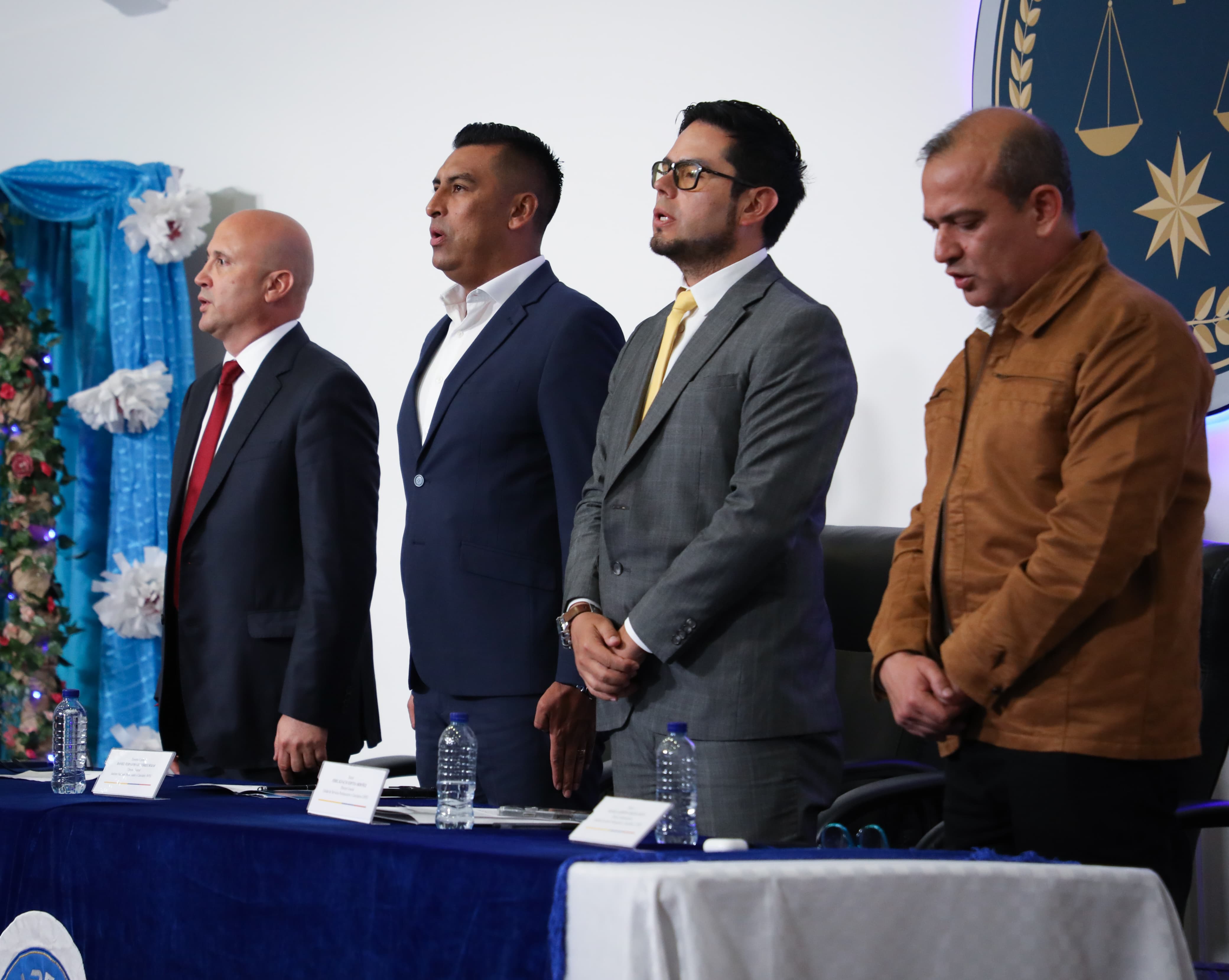 El Director General del INPEC Teniente Coronel Daniel Fernando Gutiérrez Rojas, el Director de la Unidad de Servicios Penitenciarios y Carcelarios –USPEC- Fidel Ignacio Espitia Ordóñez, dieron apertura a la Segunda Feria Ambiental 
